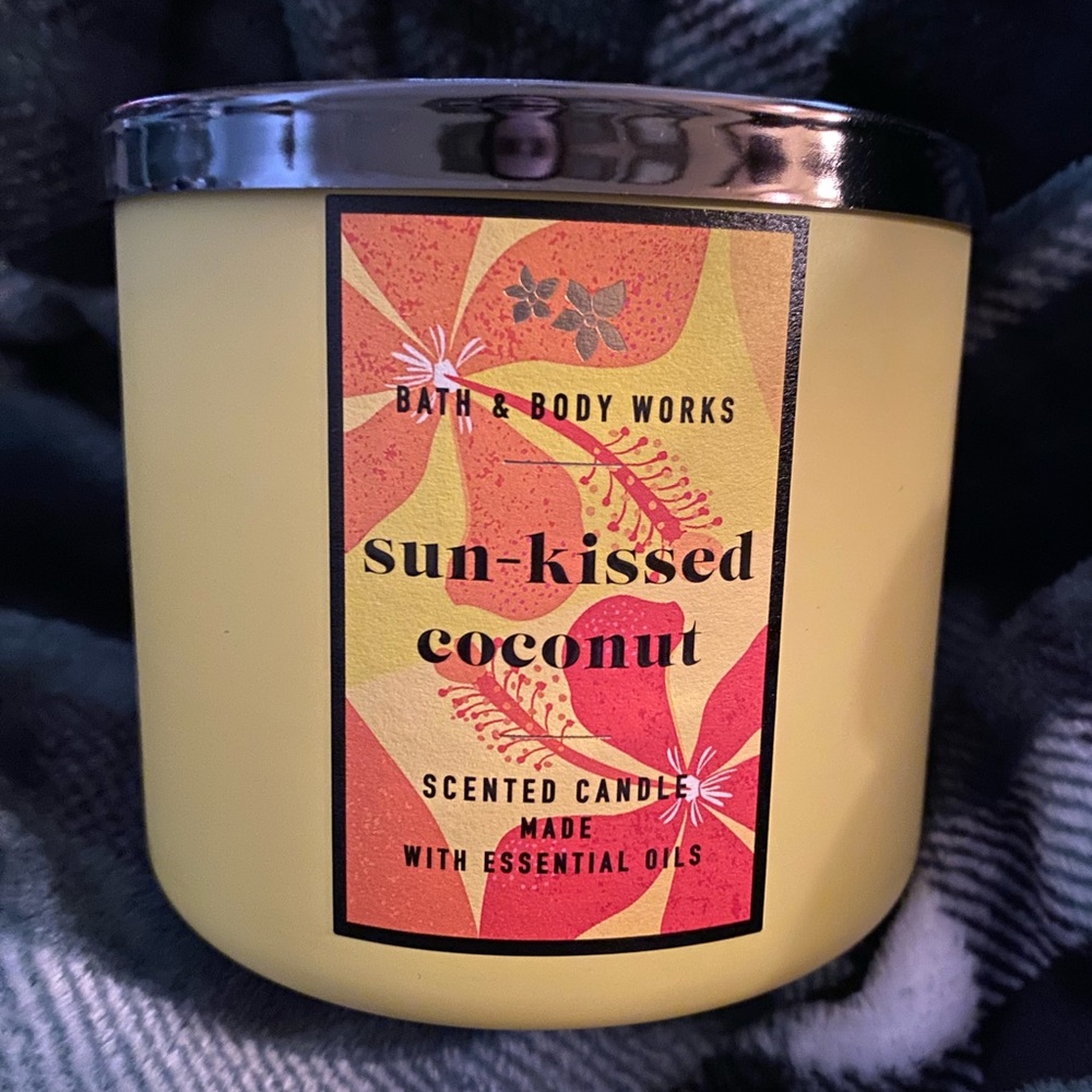 NEW Bath & Body Works Candle